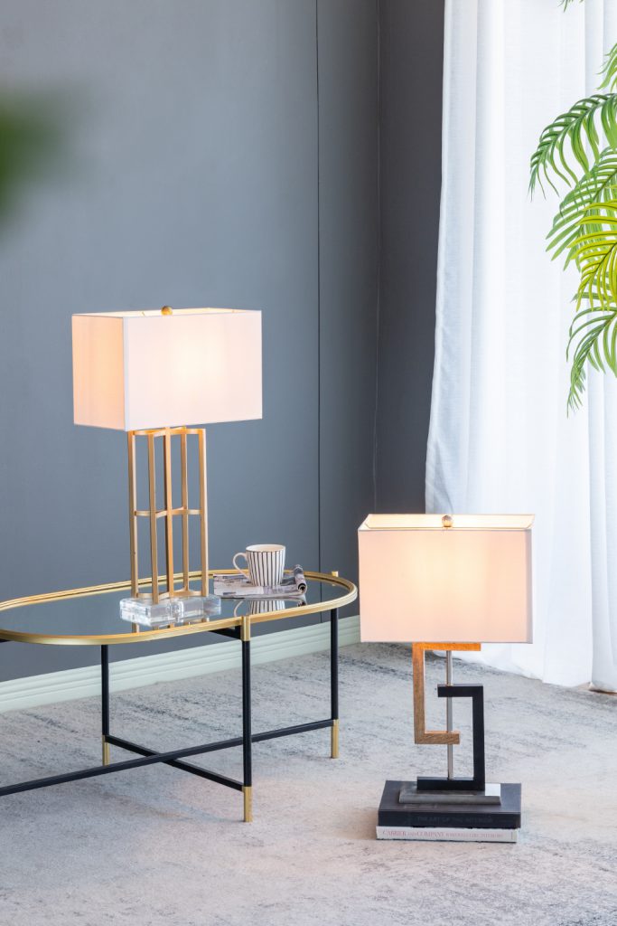 AB - TABLE LAMP