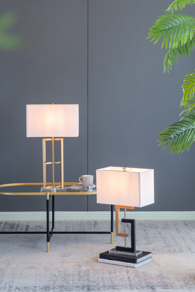 AB - TABLE LAMP