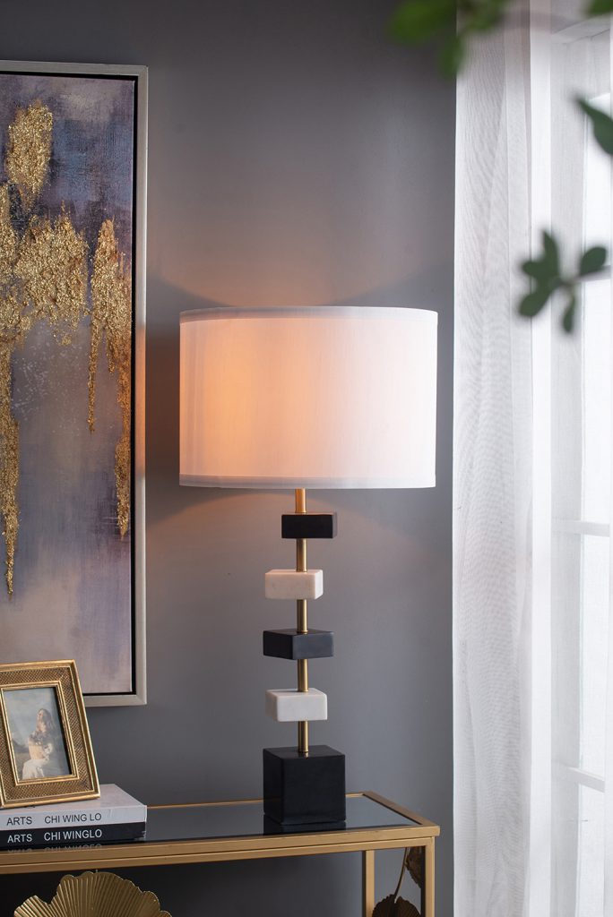 AB - TABLE LAMP