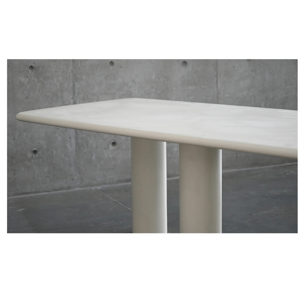 MB-ELEPHANT DINING TABLE IN INORY TUSK