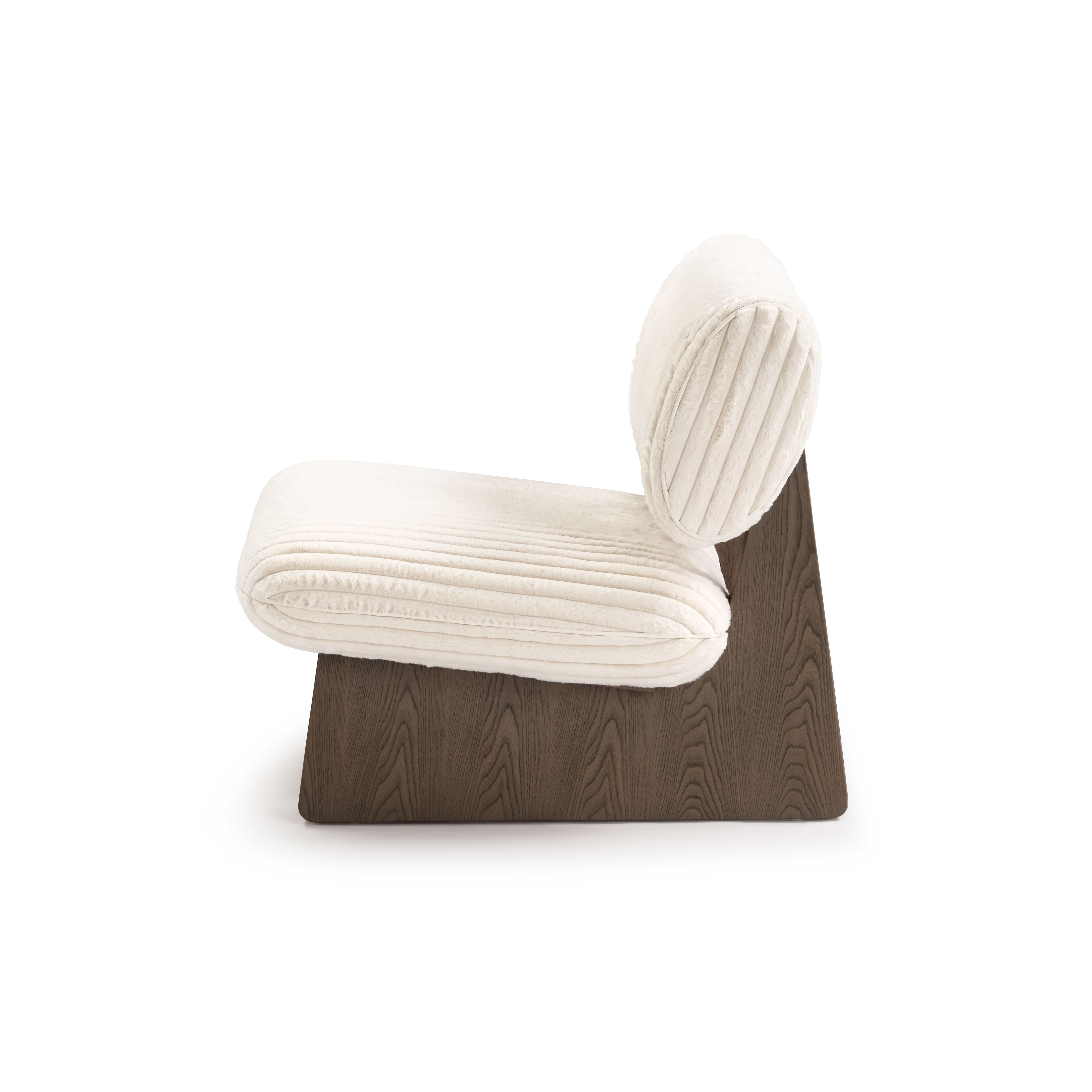 DB - PLUSH ACCENT CHAIR