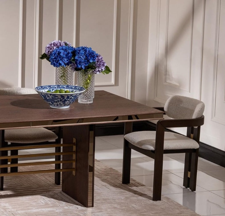 GB - MONTANA DINING TABLE